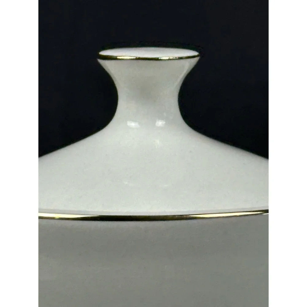 Sonoma Lifestyle Sugar Bowl with Lid white with Gold Trim